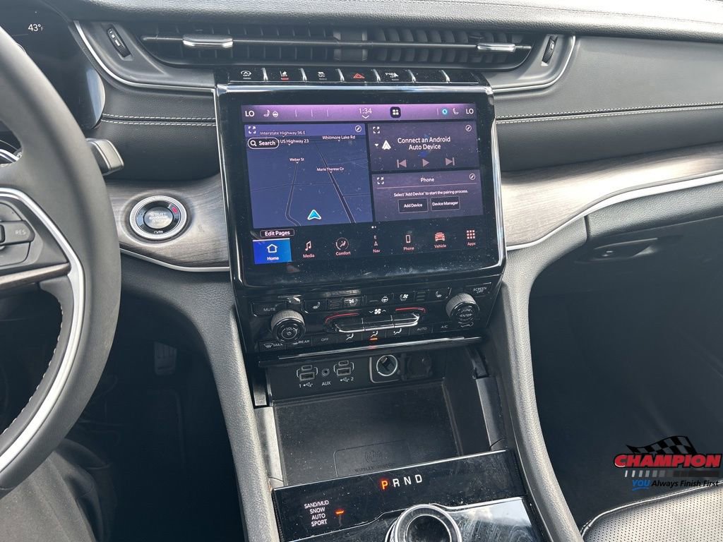 Used 2025 Jeep Grand Cherokee L Limited w/ Luxury Tech Group II AWD/4WD image 13