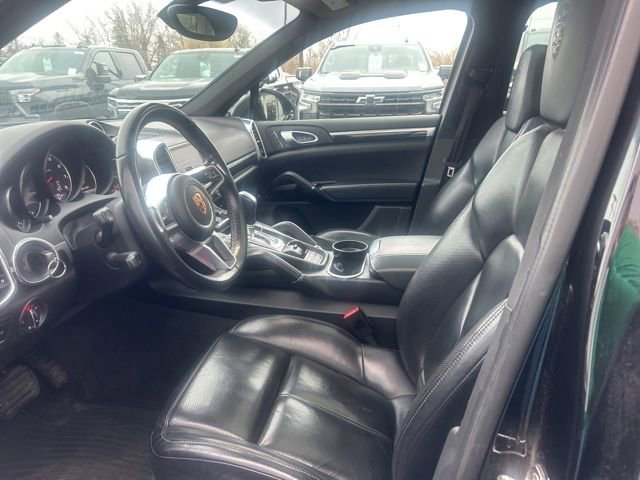Used 2017 Porsche Cayenne Platinum Edition image 4