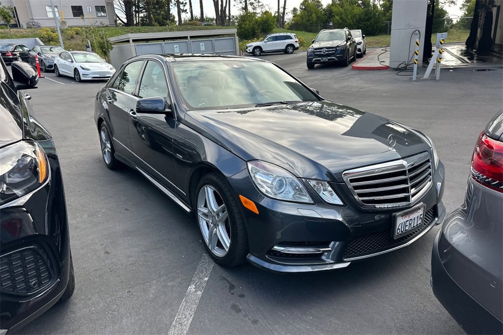 Used 2012 Mercedes-Benz E 550 4MATIC Sedan image 2