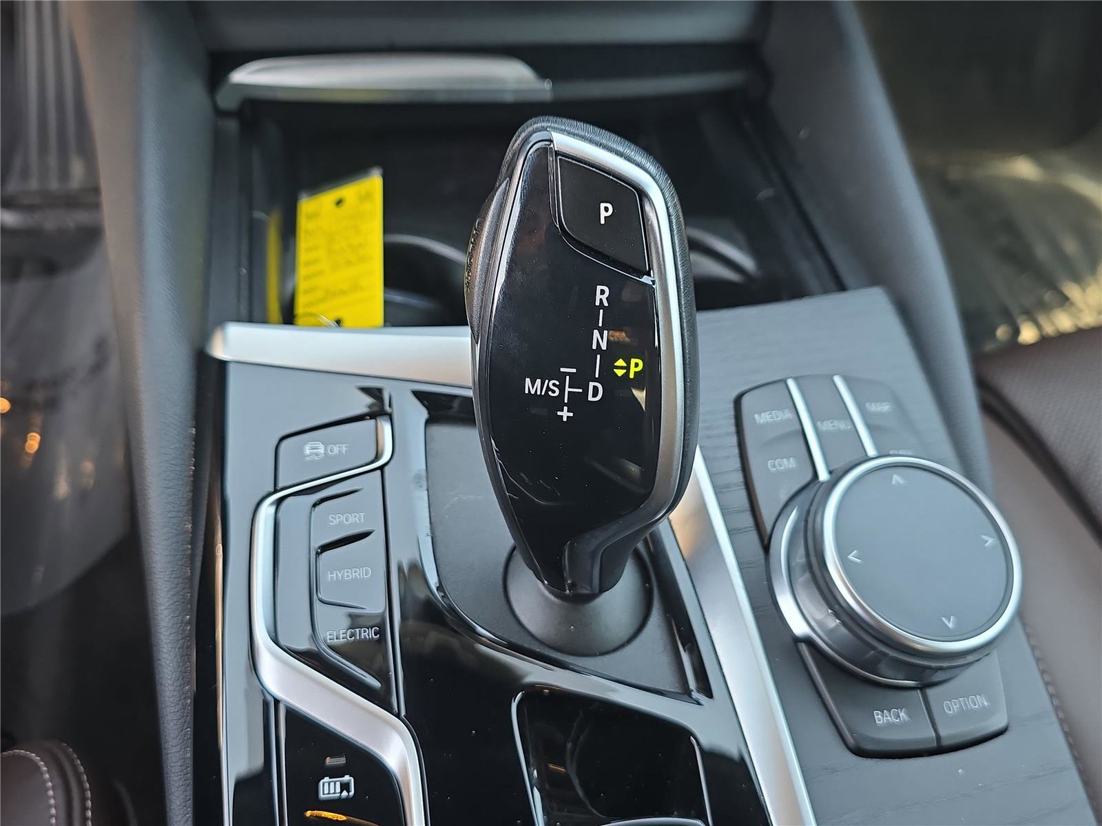 Certified 2023 BMW 530e w/ Premium Package image 21