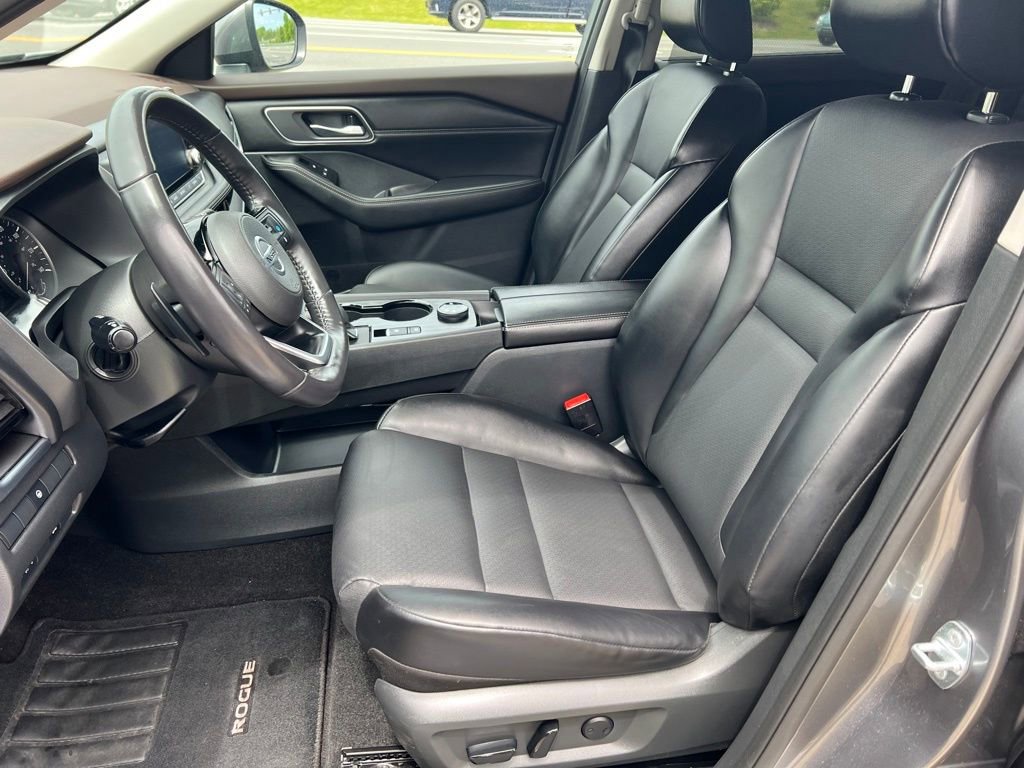 Certified 2022 Nissan Rogue SV w/ SV Premium Package image 7