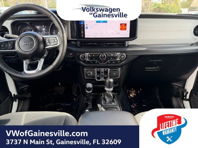 Used 2025 Jeep Wrangler Sahara w/ Safety Group image 13