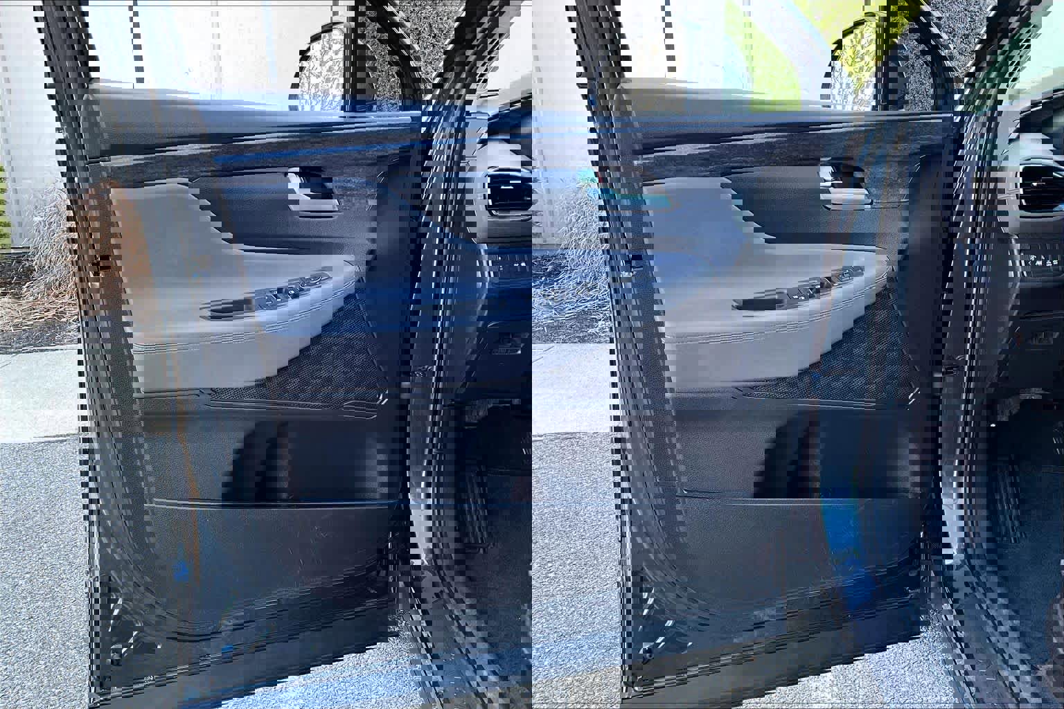 Used 2020 Hyundai Santa Fe SE w/ Cargo Package image 22