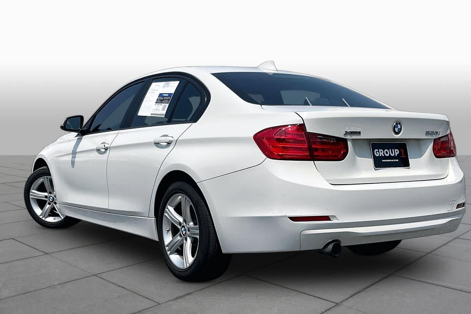 Used 2015 BMW 320i xDrive Sedan AWD/4WD image 11