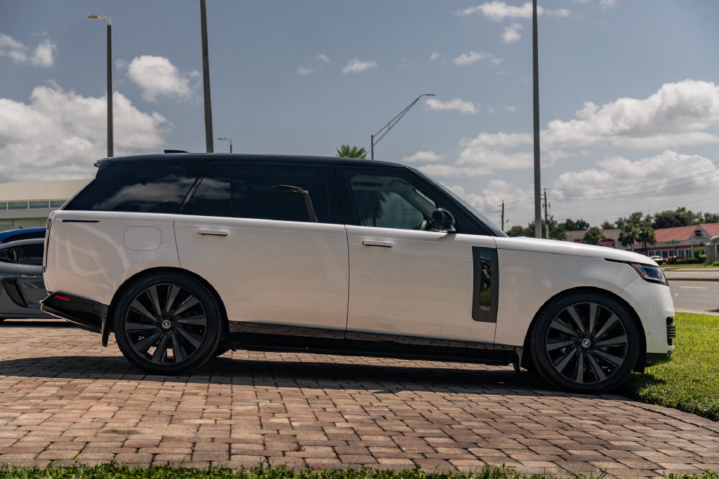 Used 2023 Land Rover Range Rover SV AWD/4WD image 6