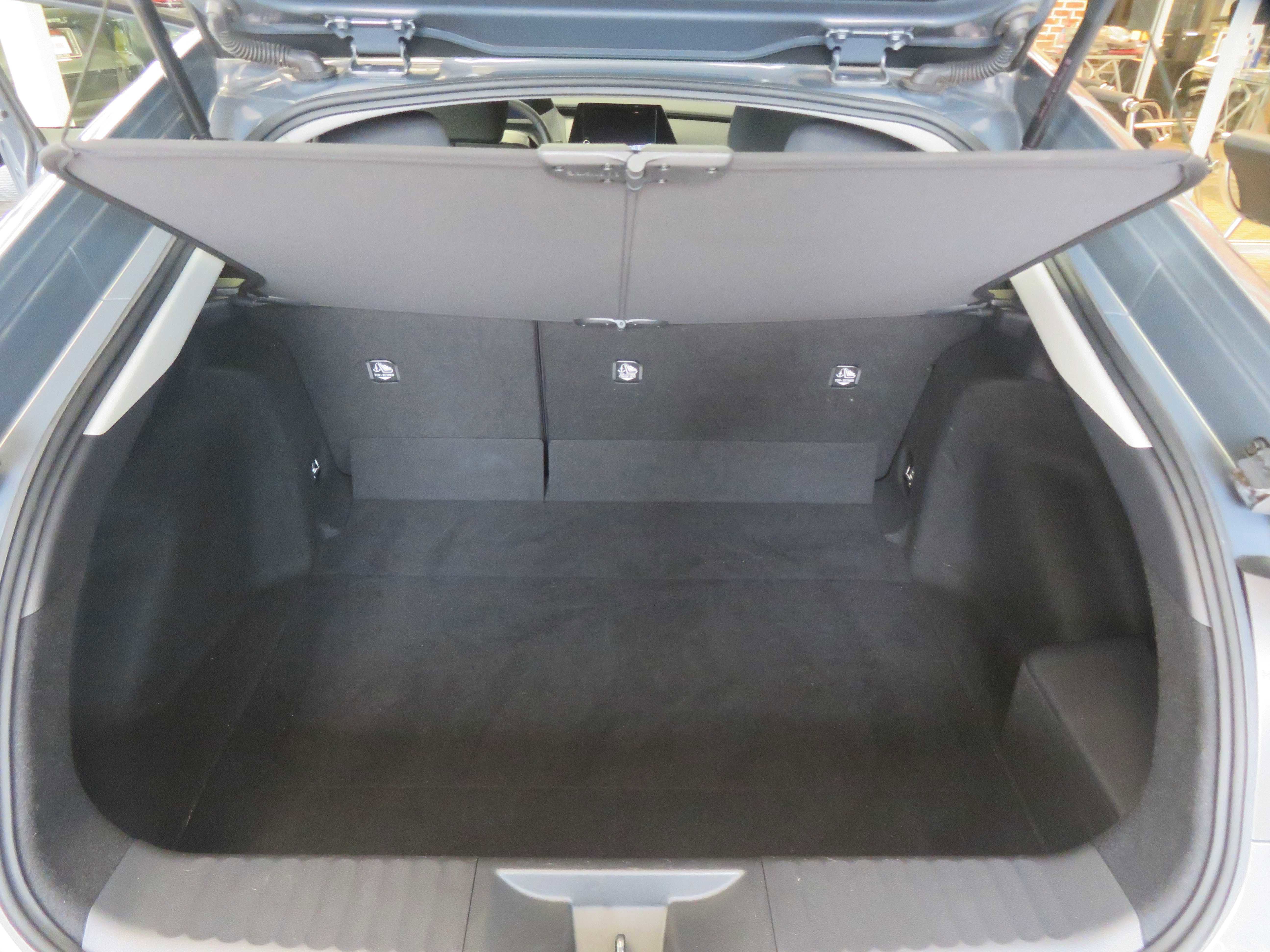 Used 2025 Toyota Prius LE image 44