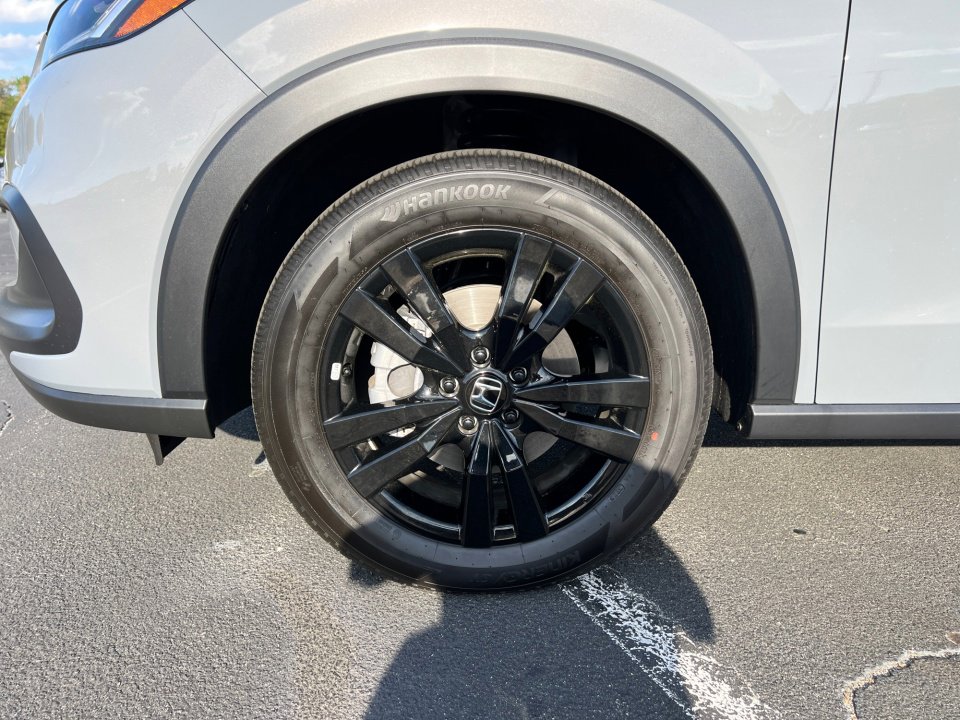 Certified 2026 Honda HR-V Sport image 27