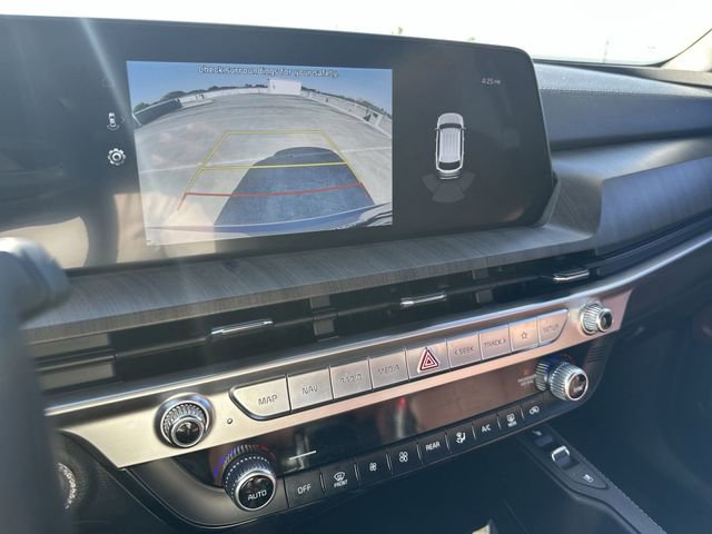 Used 2024 Kia Telluride EX w/ EX Captain's Chair Package image 24