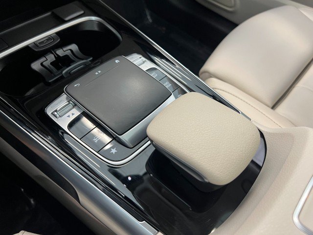 Used 2020 Mercedes-Benz GLB 250 4MATIC image 21