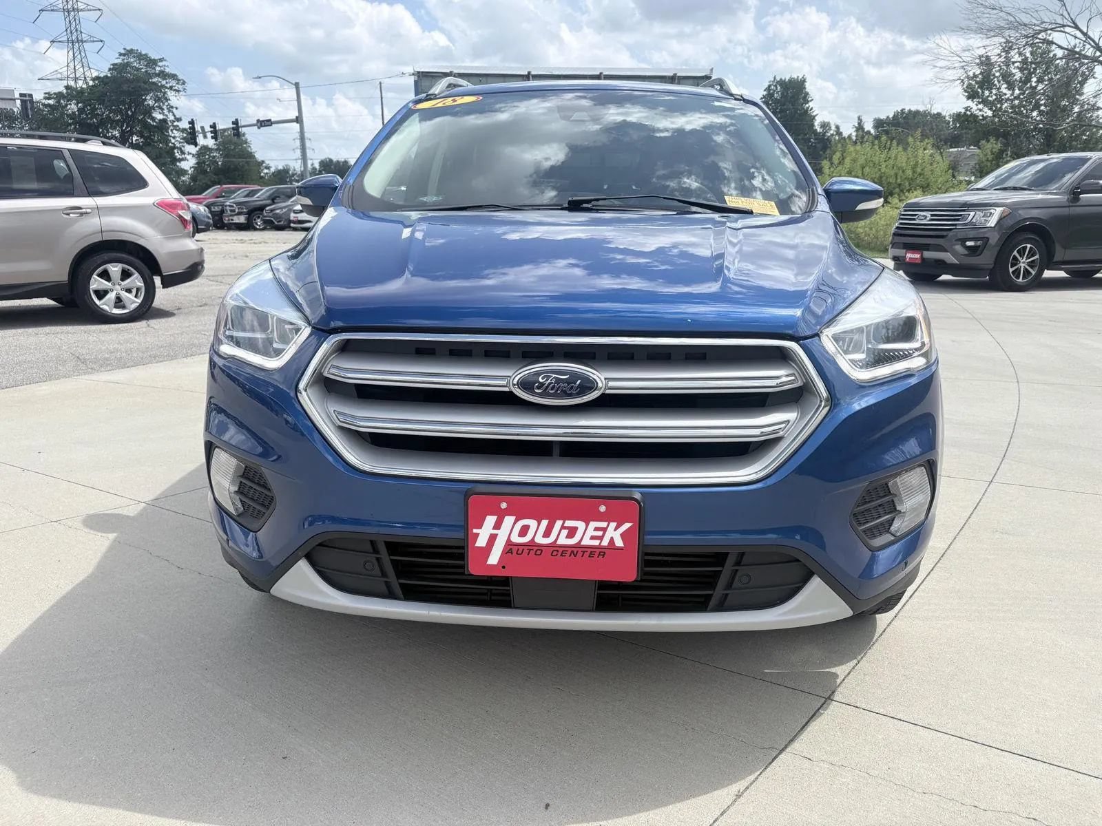 Used 2018 Ford Escape Titanium w/ Ford Safe & Smart Package AWD/4WD image 2