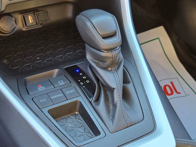 Used 2021 Toyota RAV4 XLE FWD image 27