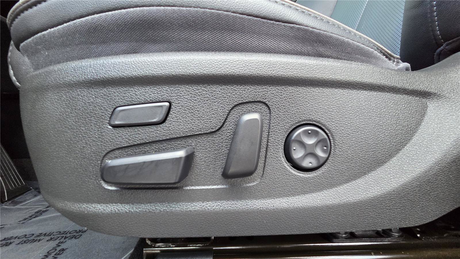 Used 2023 Hyundai Santa Fe Limited AWD/4WD image 16