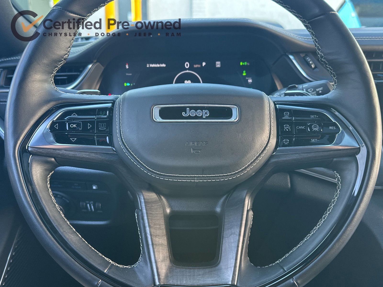 Used 2023 Jeep Grand Cherokee Overland w/ Advanced Protech Group III AWD/4WD image 25