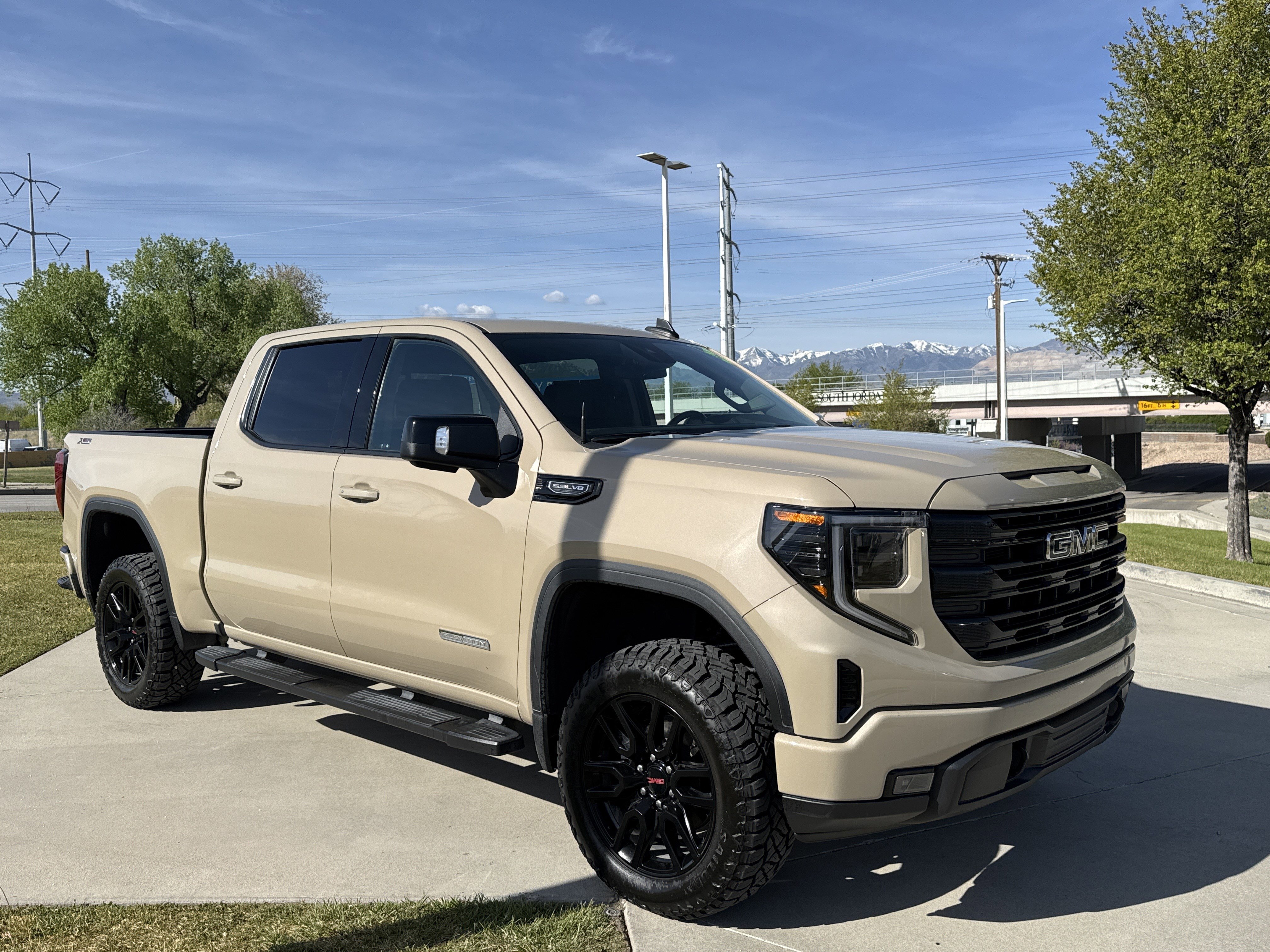 Used 2023 GMC Sierra 1500 Elevation w/ Elevation Premium Package image 7