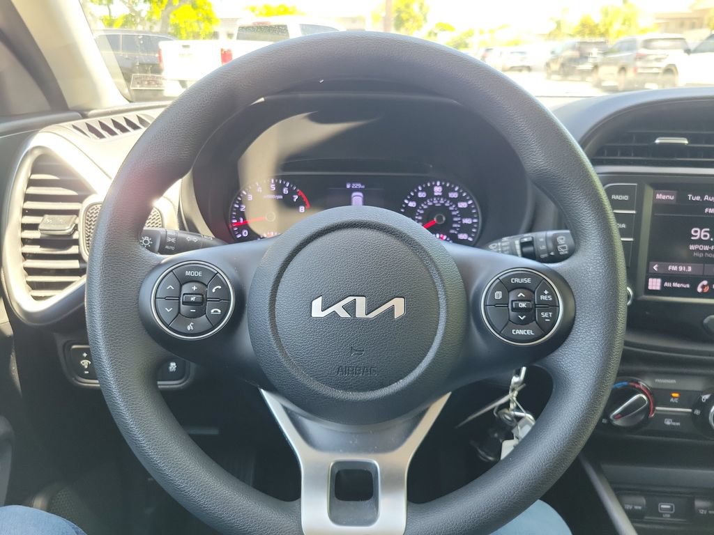 Certified 2022 Kia Soul LX FWD image 18