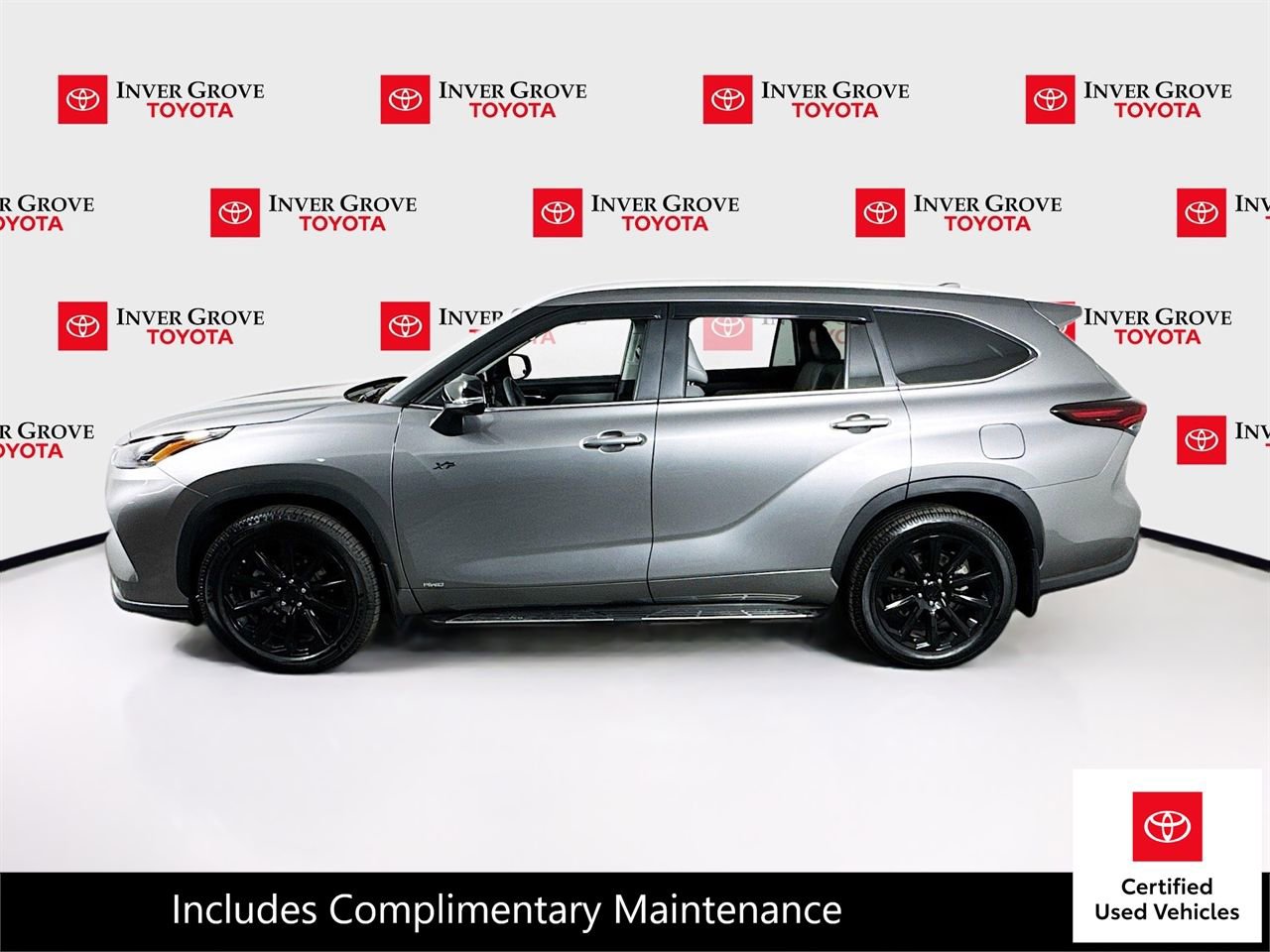 Certified 2025 Toyota Highlander XLE image 8