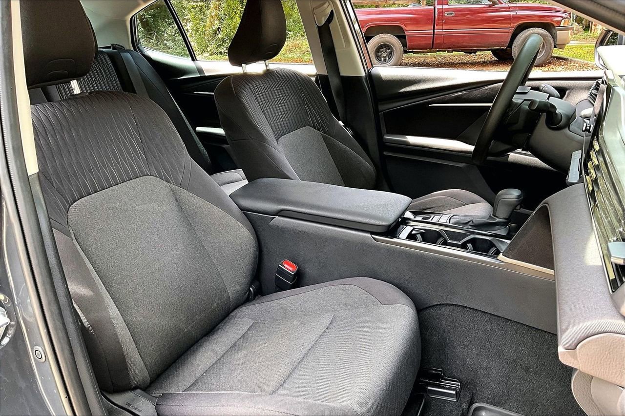 Used 2025 Toyota Camry LE FWD image 29