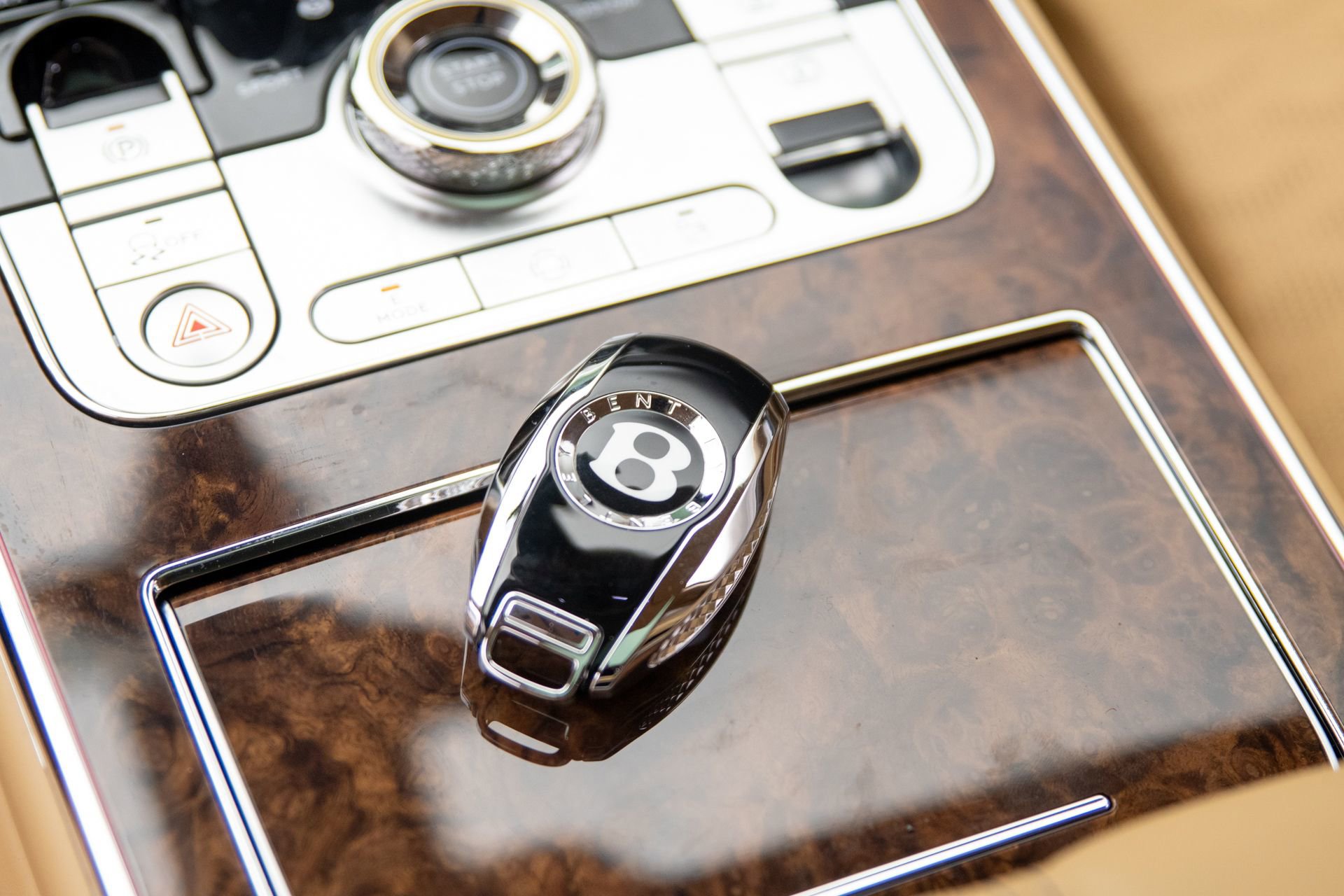 New 2026 Bentley Flying Spur Plug-In Hybrid AWD/4WD image 21