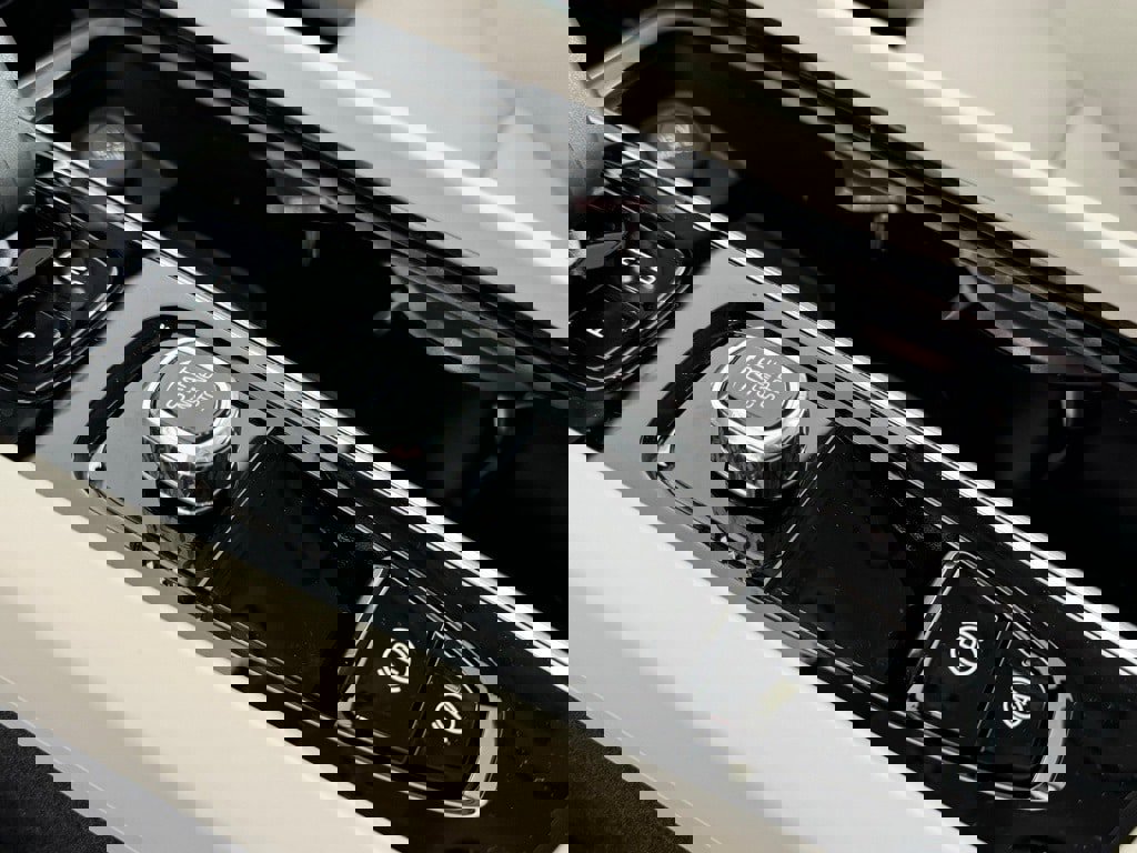 New 2024 Volvo S60 B5 Plus w/ Climate Package image 21