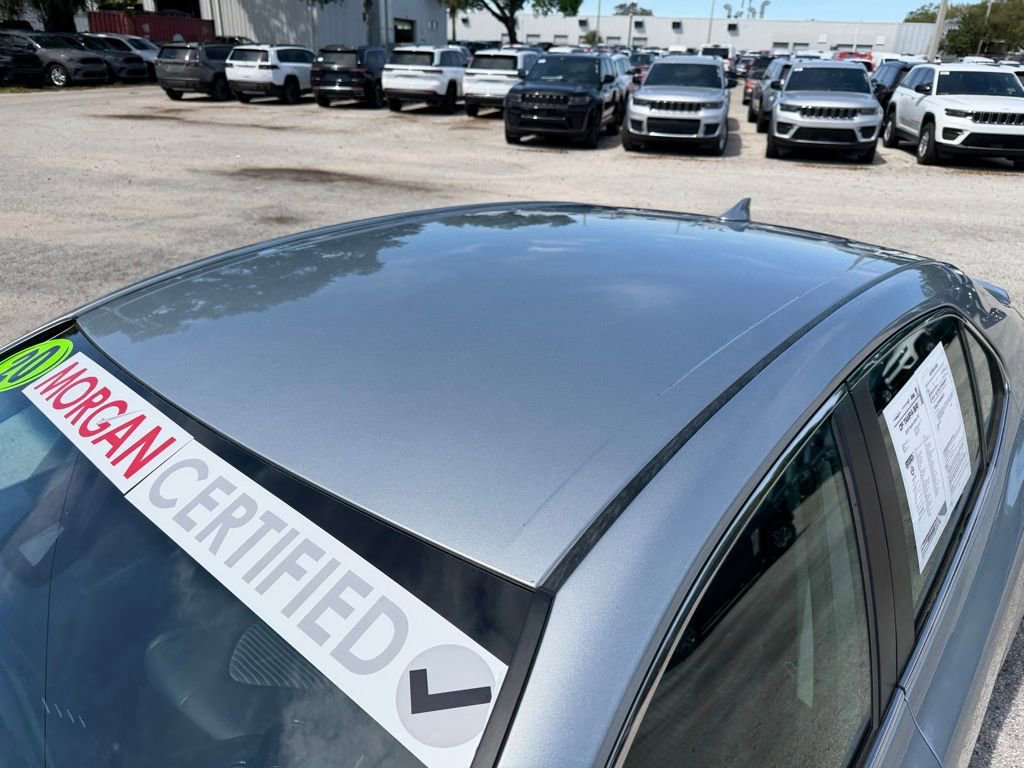 Used 2020 Toyota Camry SE image 10