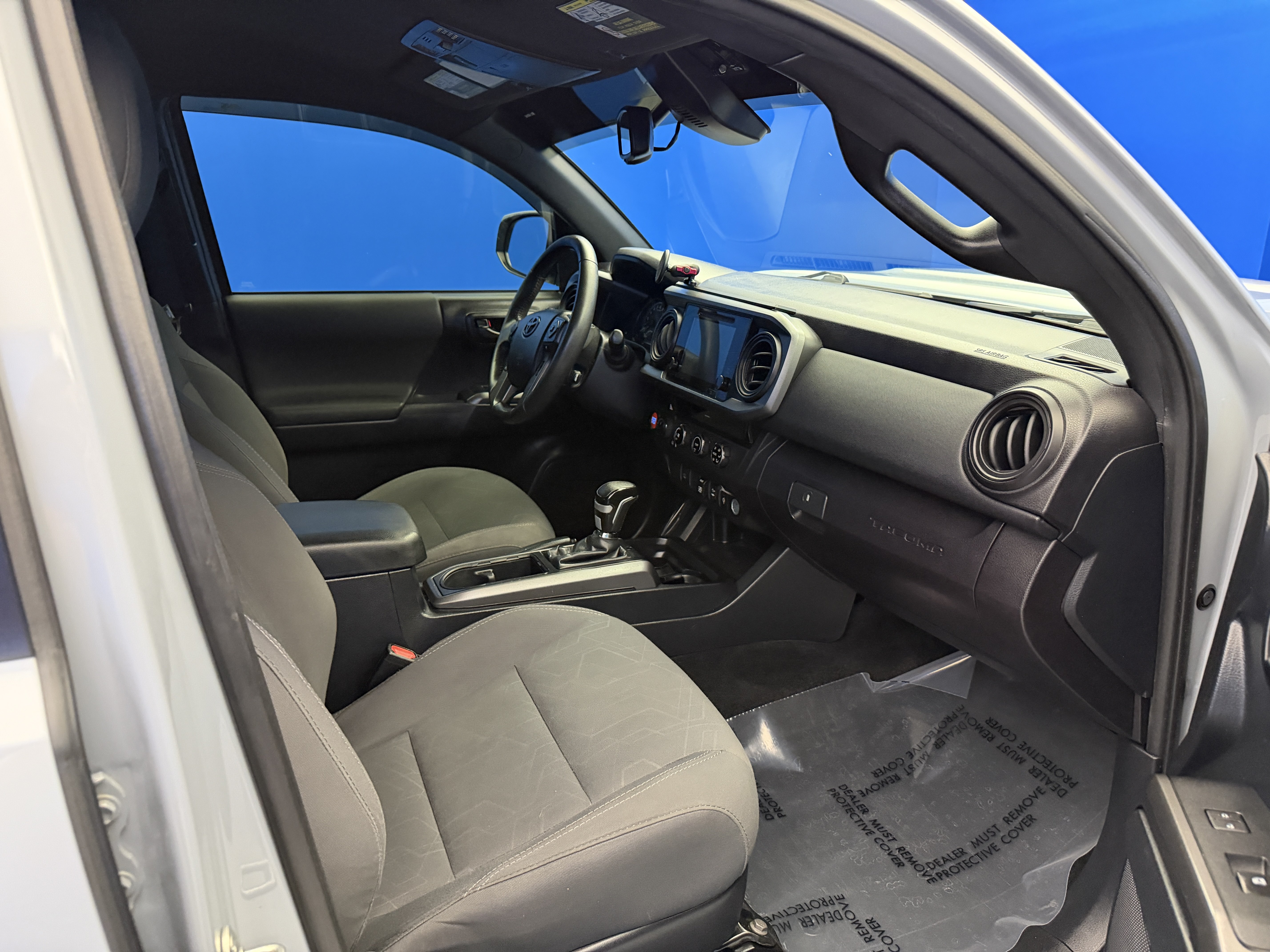 Used 2018 Toyota Tacoma TRD Sport AWD/4WD image 24