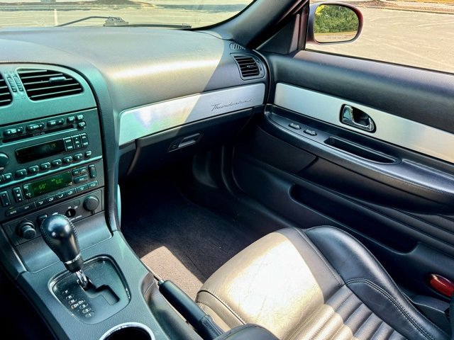 Used 2003 Ford Thunderbird image 22