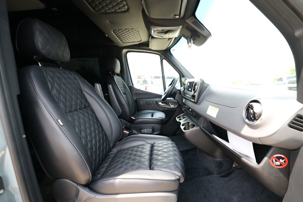 Used 2020 Mercedes-Benz Sprinter 3500 image 9