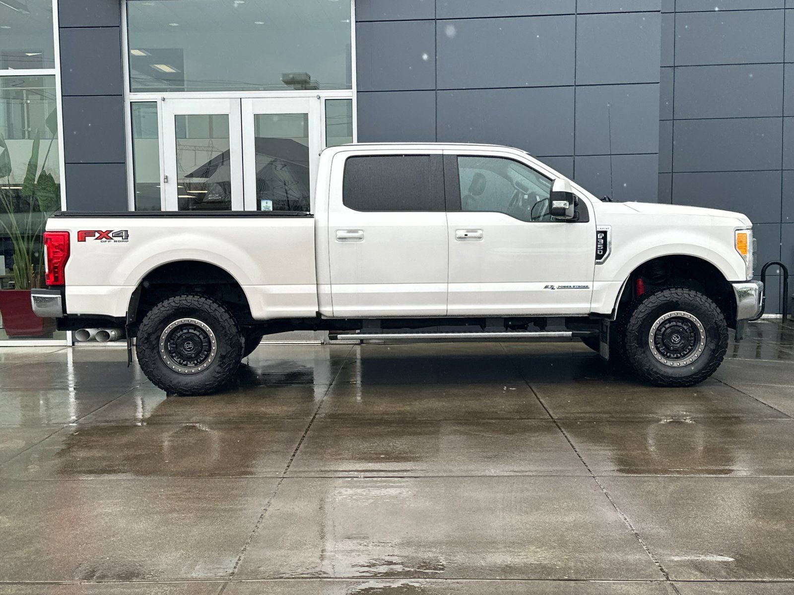 Used 2017 Ford F350 Lariat w/ Lariat Ultimate Package image 2