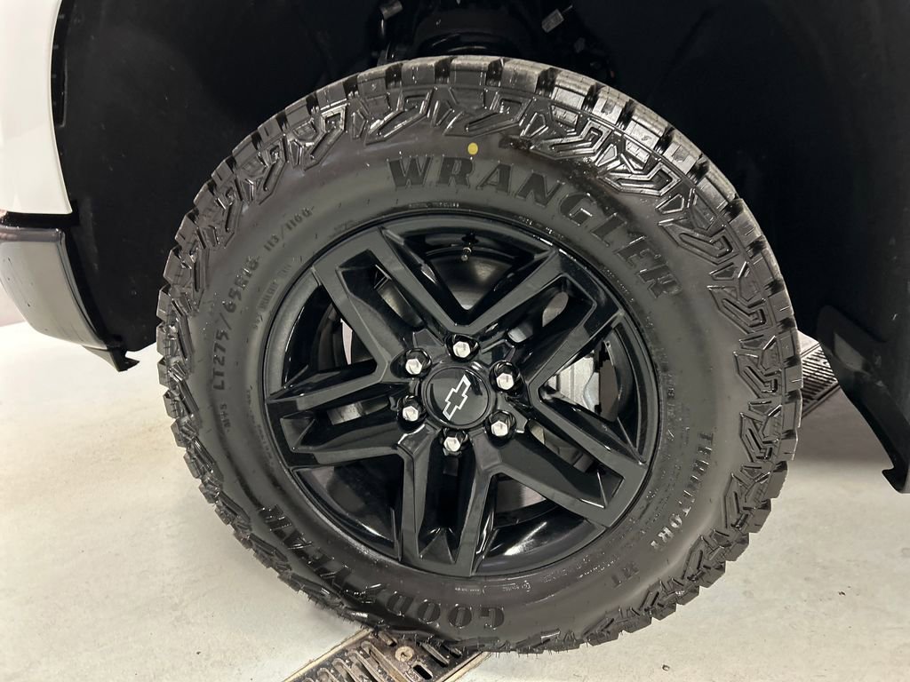 Used 2025 Chevrolet Silverado 1500 Custom Trail Boss image 9