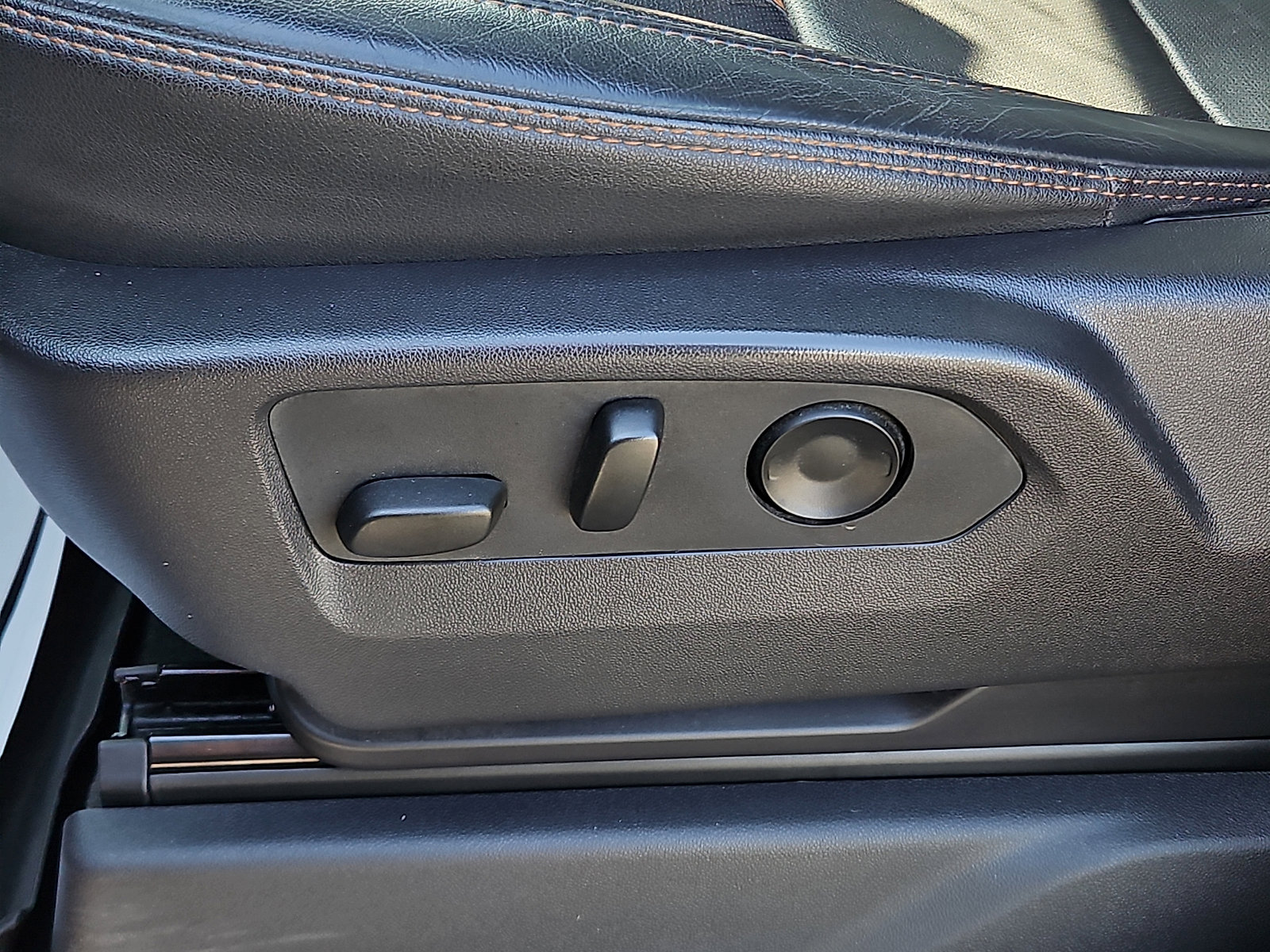 Used 2024 GMC Sierra 2500 AT4 w/ AT4 Premium Plus Package image 26