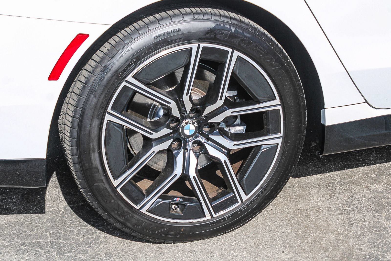 Used 2025 BMW 740i RWD image 8