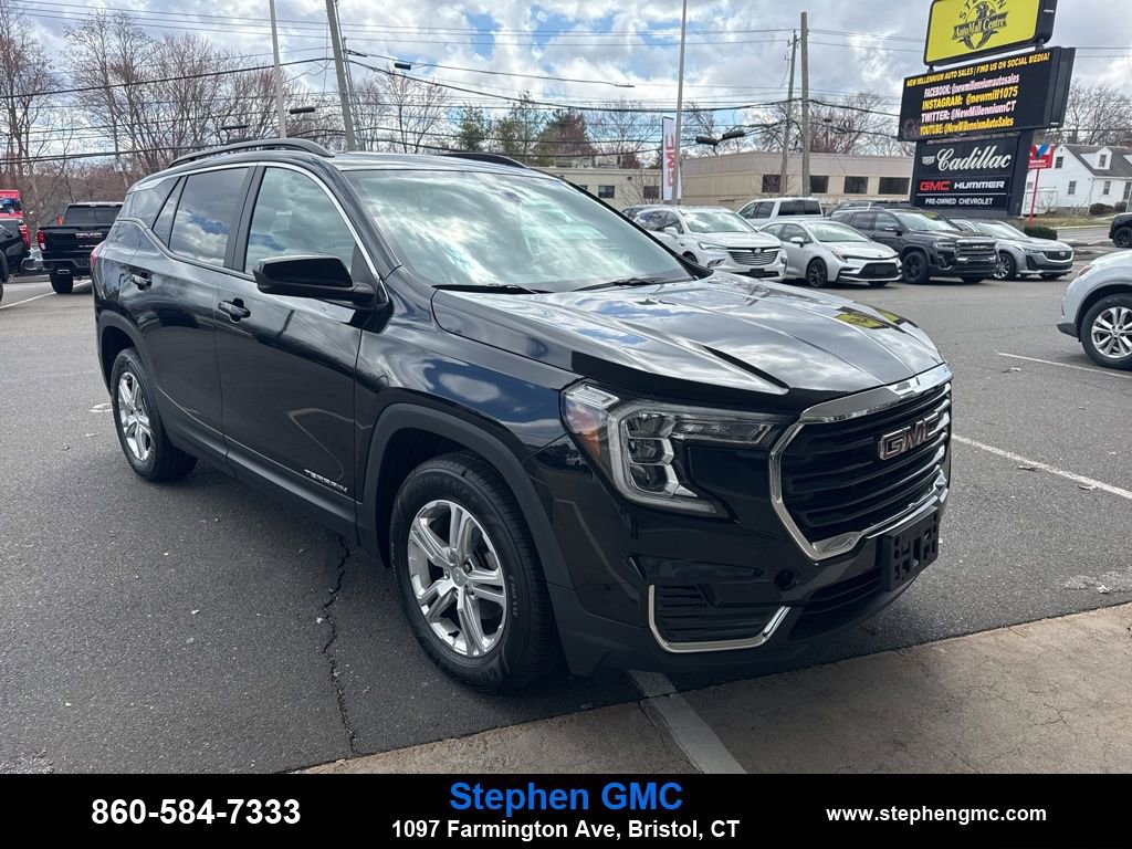 Used 2022 GMC Terrain SLE w/ Driver Convenience Package