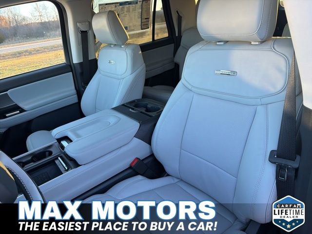 New 2025 Ford Expedition Max Platinum w/ Driver's Package image 32