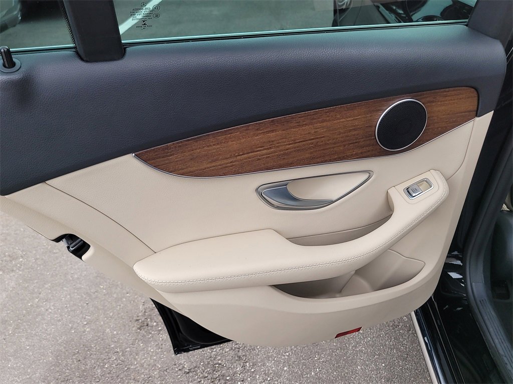 Used 2019 Mercedes-Benz C 300 C 300 image 9