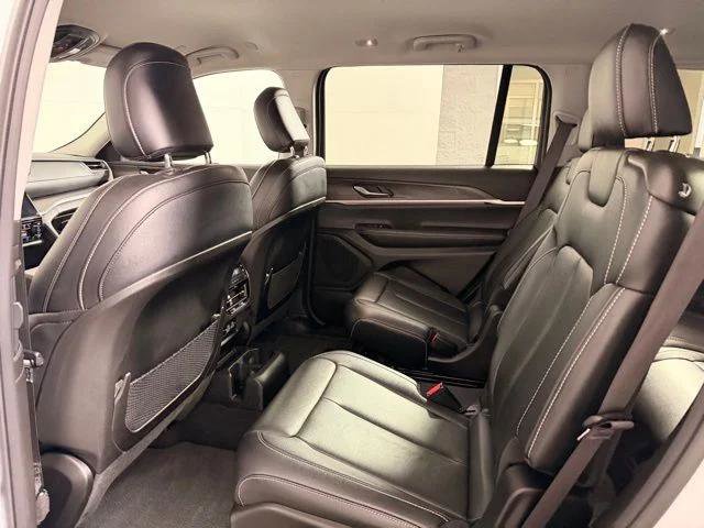 Certified 2024 Jeep Grand Cherokee L Limited AWD/4WD image 29