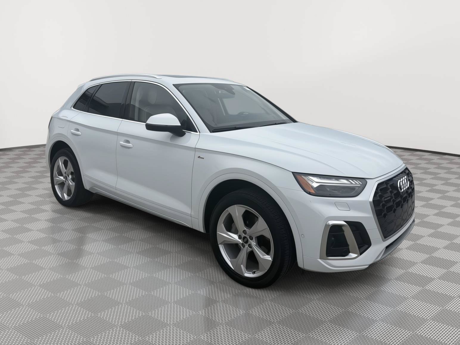 Used 2024 Audi Q5 2.0T Prestige