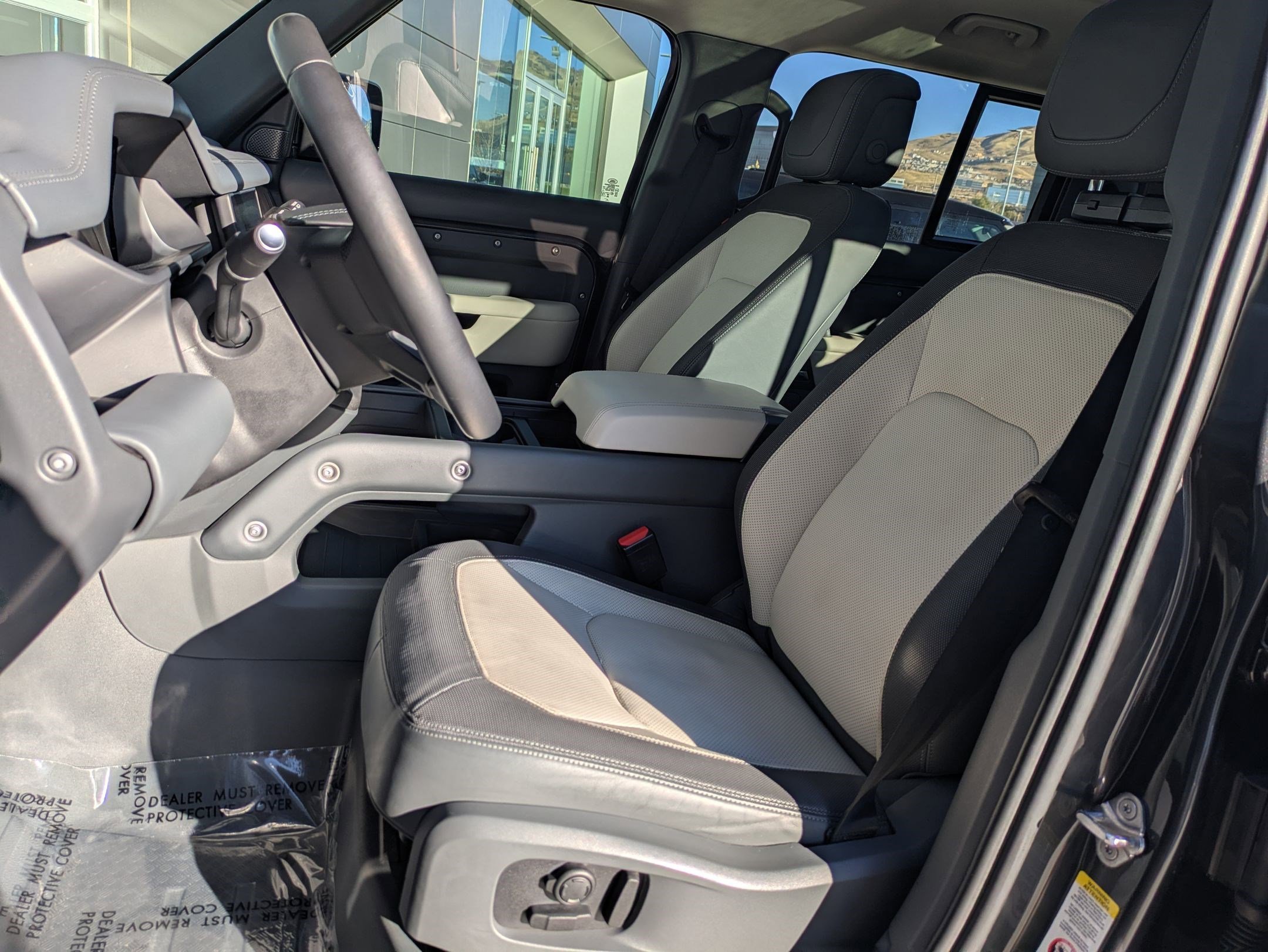 Used 2024 Land Rover Defender 110 X-Dynamic SE image 24