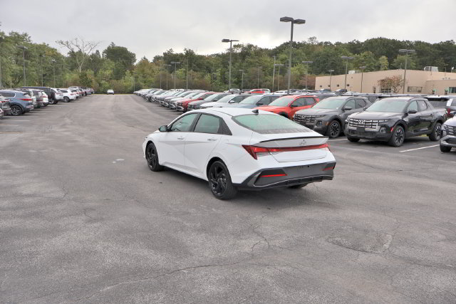 Used 2026 Hyundai Elantra Sport FWD image 5