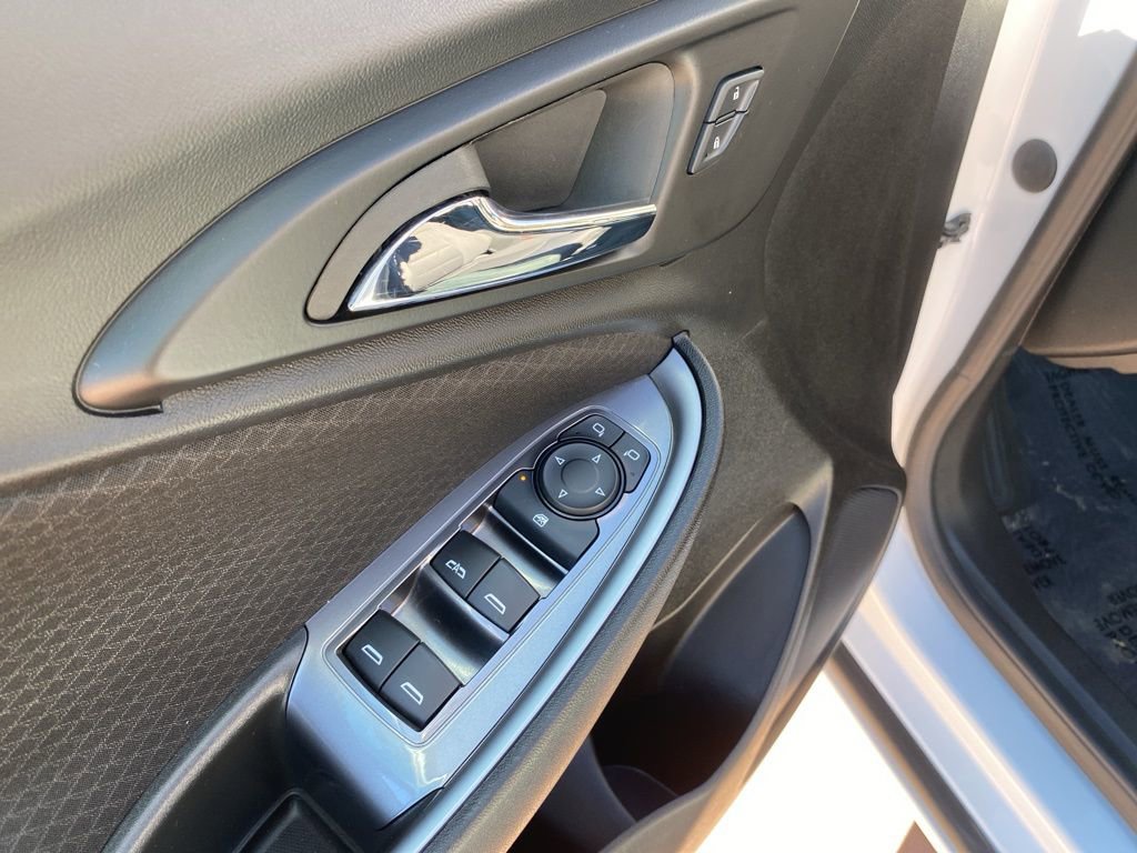 Used 2024 Chevrolet Malibu LT image 21