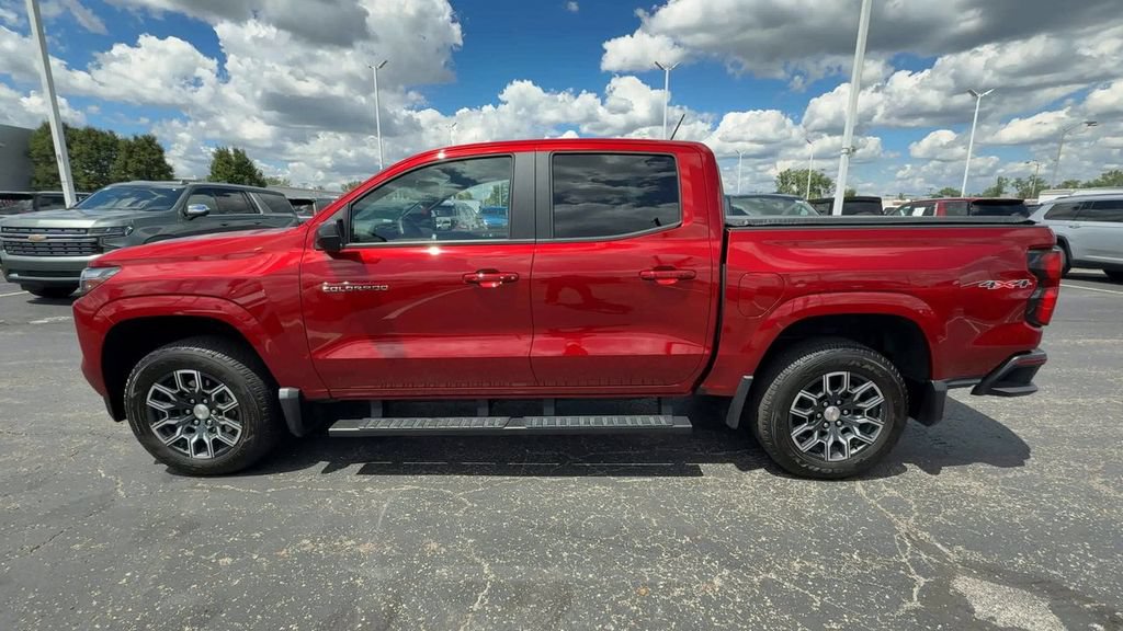 Used 2024 Chevrolet Colorado LT w/ LT Convenience Package III AWD/4WD image 5