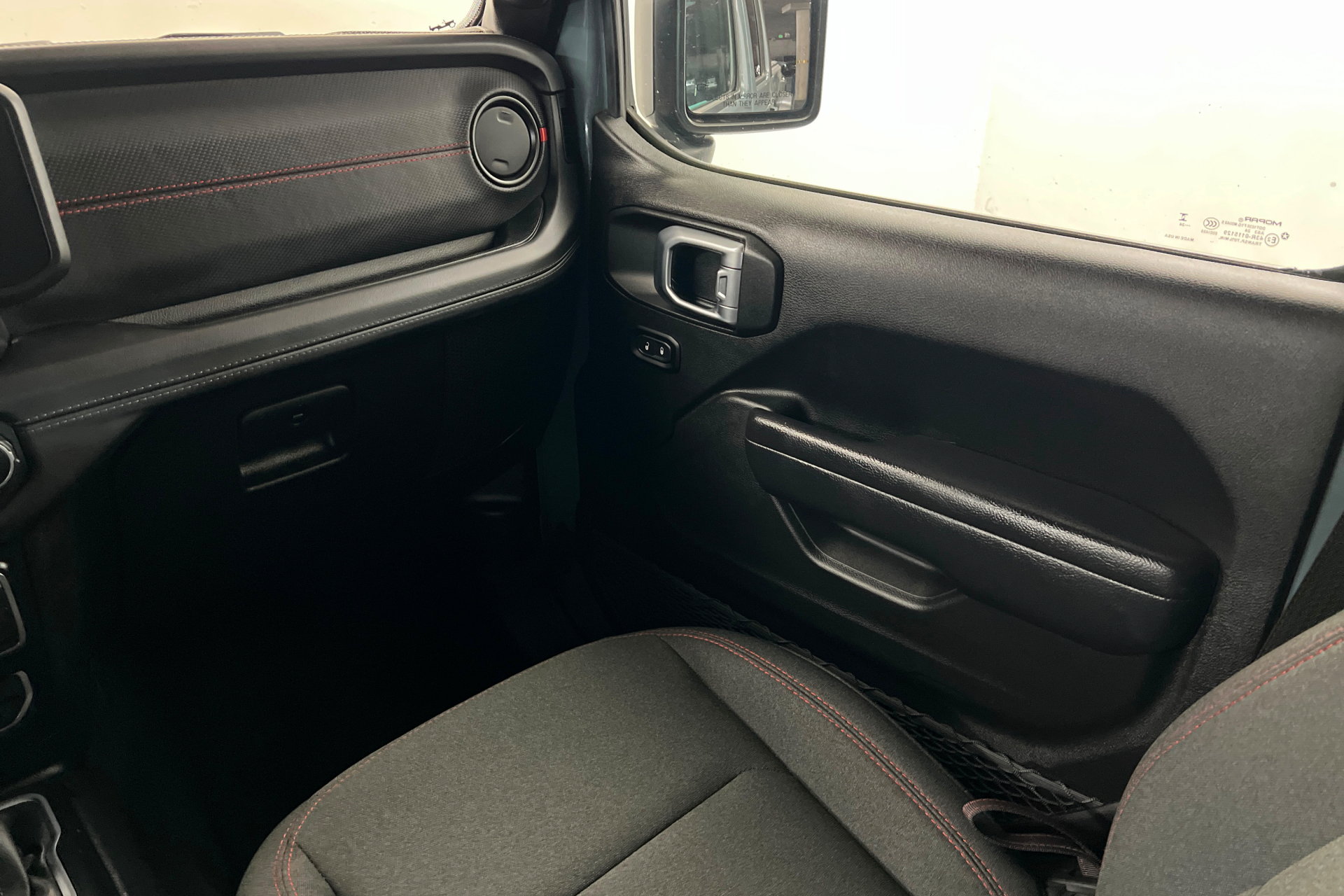 Used 2024 Jeep Gladiator Rubicon w/ Convenience Group AWD/4WD image 10