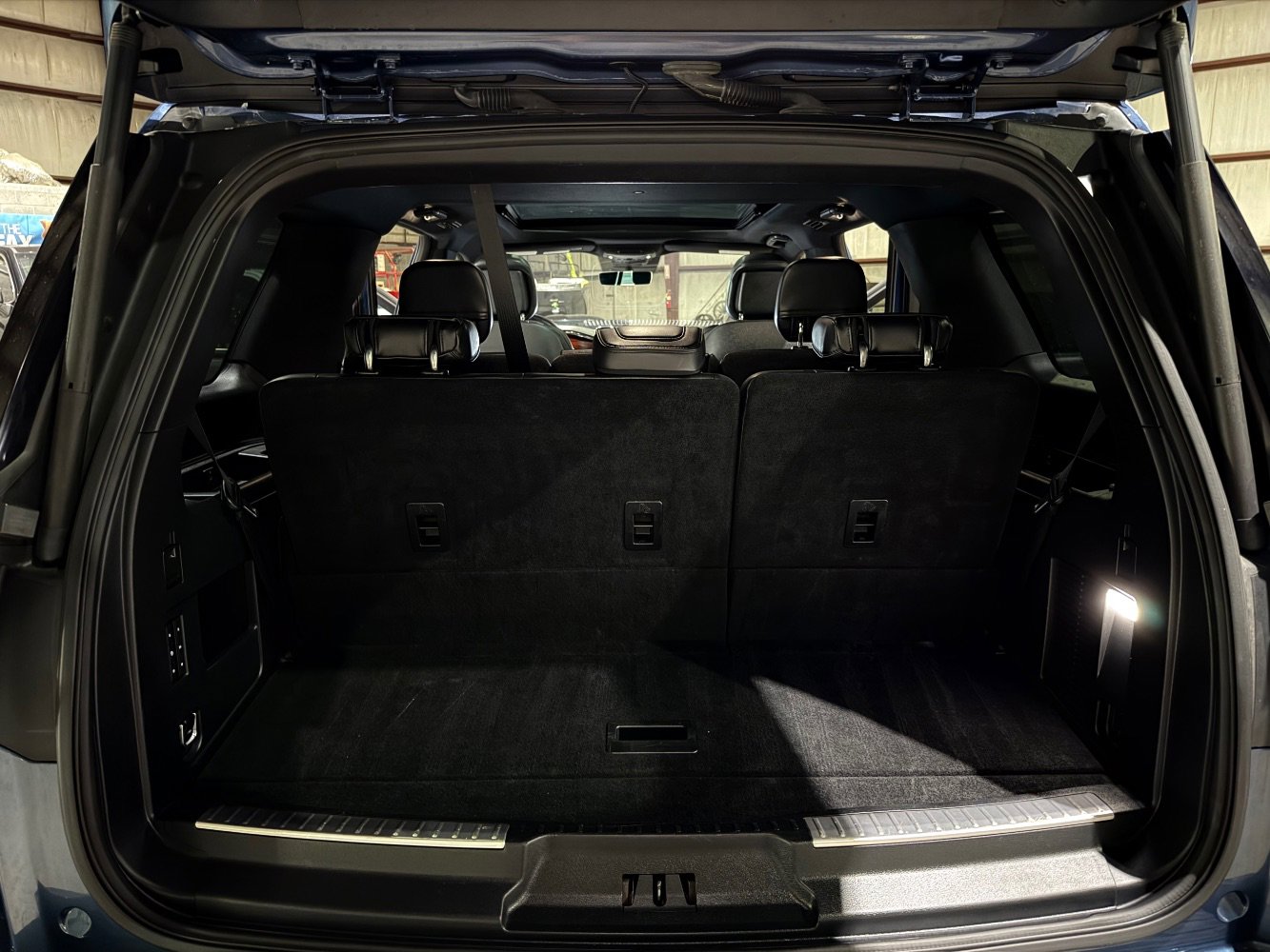 Used 2019 Lincoln Navigator Select w/ Technology Package RWD image 19