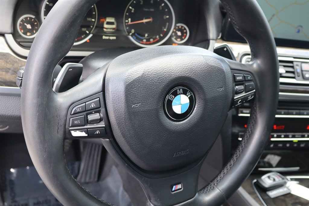 Used 2015 BMW 750i RWD image 36