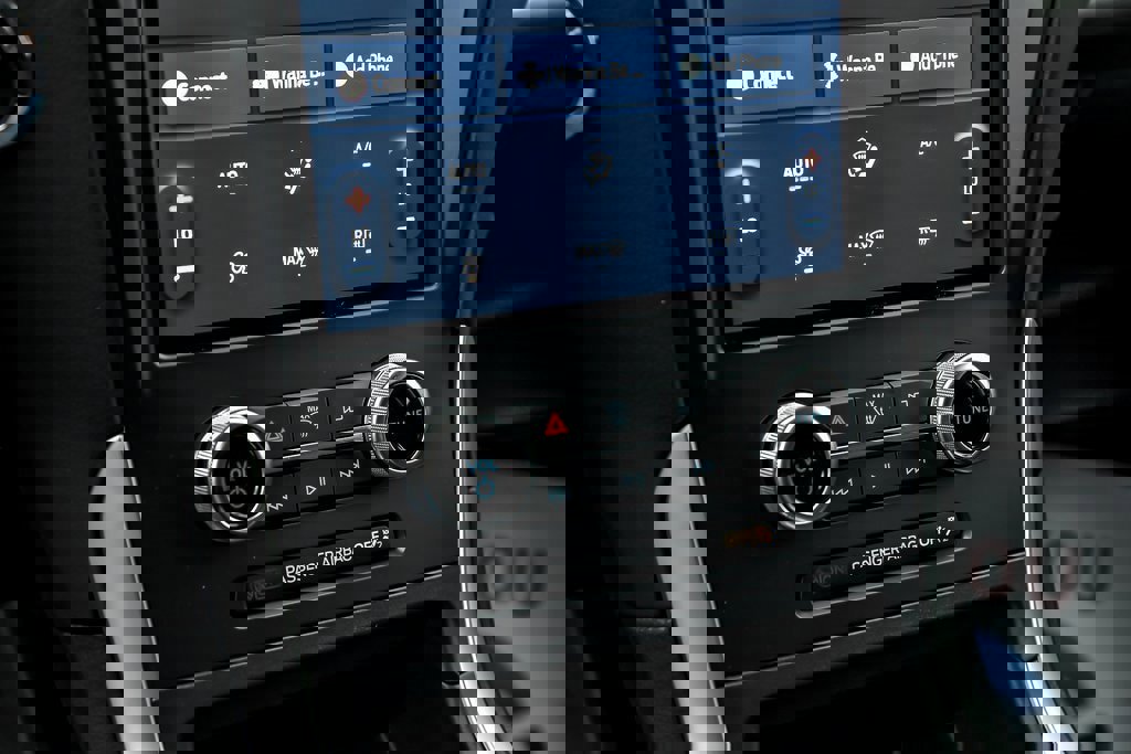 New 2024 Ford Edge SE w/ Black Appearance Package image 39