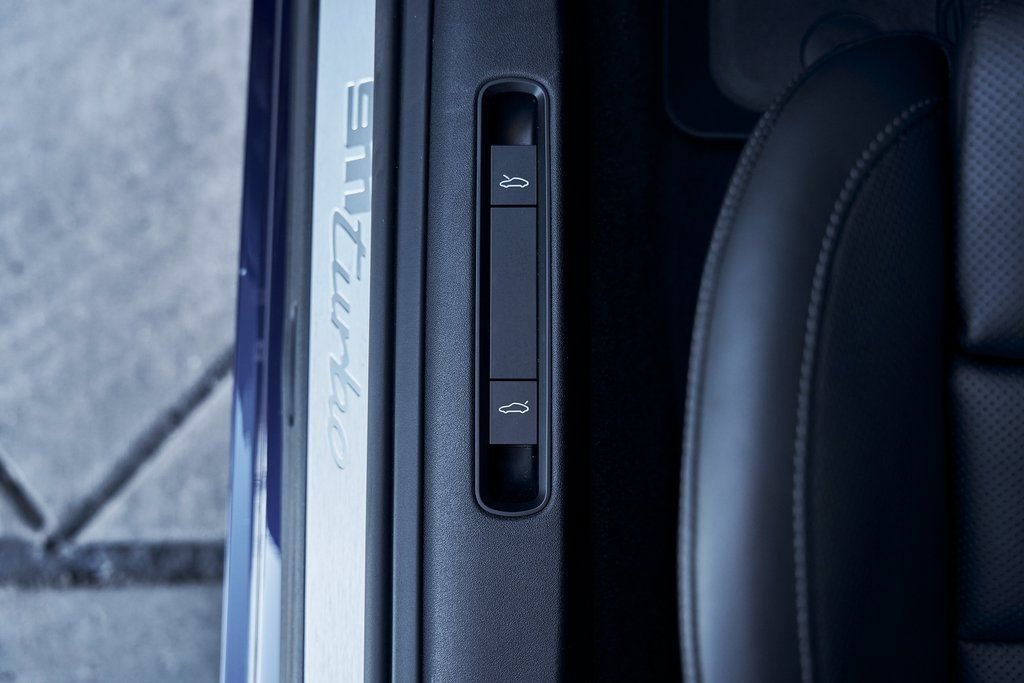 Used 2024 Porsche 911 Turbo image 33