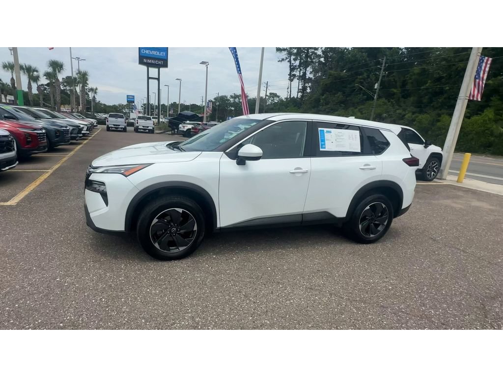 Used 2024 Nissan Rogue SV AWD/4WD image 6