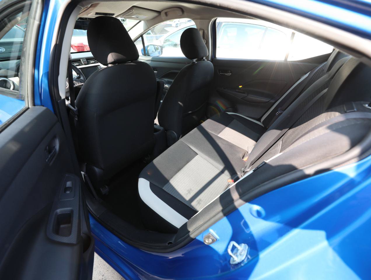 Used 2020 Nissan Versa SV FWD image 9