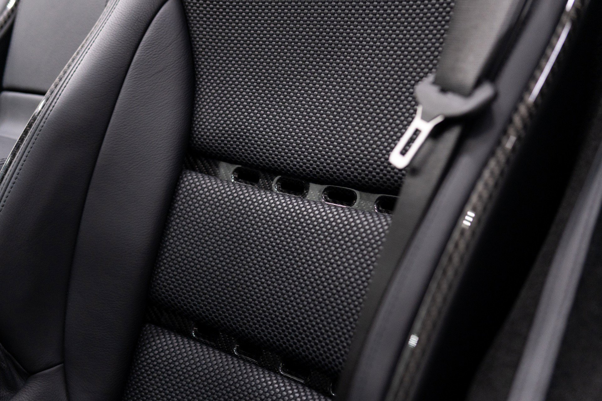 Used 2009 Mercedes-Benz SLR image 37