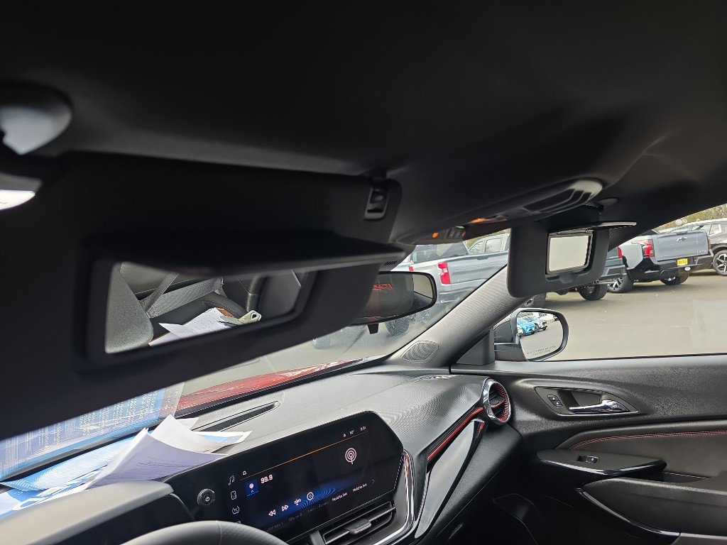 Certified 2025 Chevrolet Trax RS w/ Sunroof Package image 14