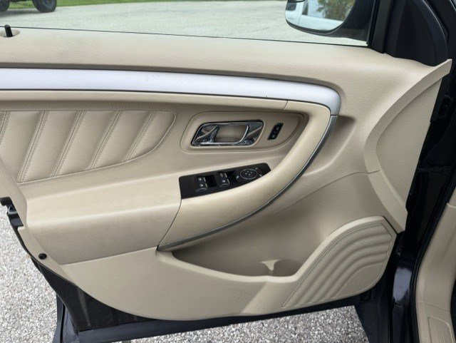 Certified 2018 Ford Taurus SE FWD image 11